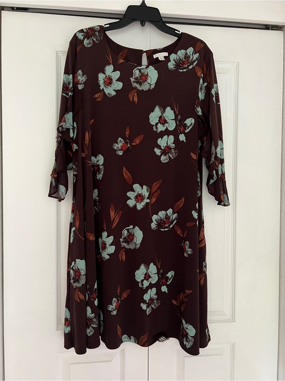 EST. 1946 Women's XL
Floral Shift Dress in dark brown with blue/Mint Flowers